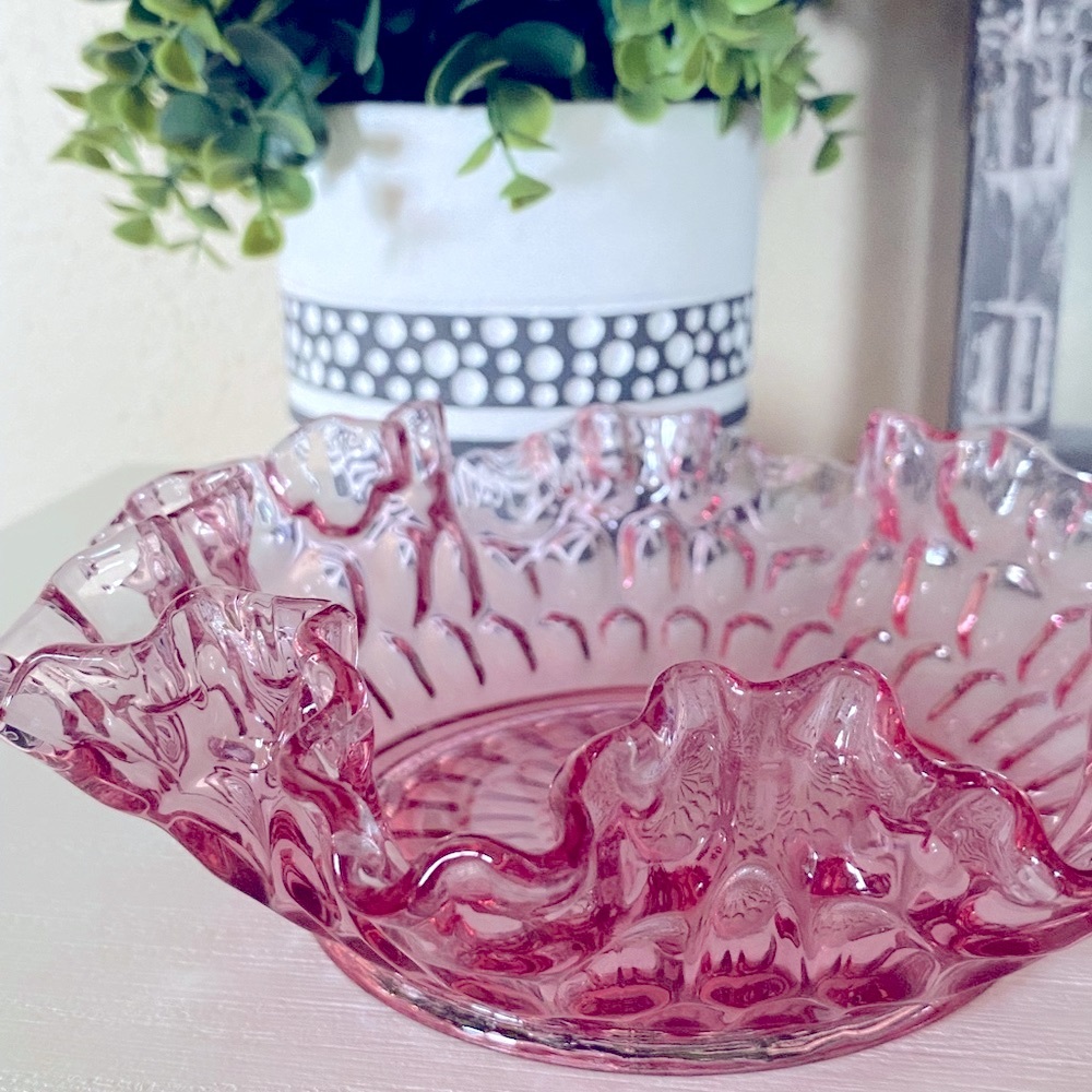 VINTAGE FENTON RUFFLE THUMBPRINT RUFFLE CRANBERRY CANDY DISH 2.5x7.5” - Picture 8 of 8